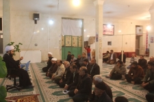 حضور امام جمعه سرپل ذهاب در روستای آینه به منظور پیگیری مشکلات و مطالبات مردمی 