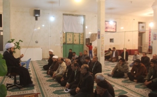 حضور امام جمعه سرپل ذهاب در روستای آینه به منظور پیگیری مشکلات و مطالبات مردمی 