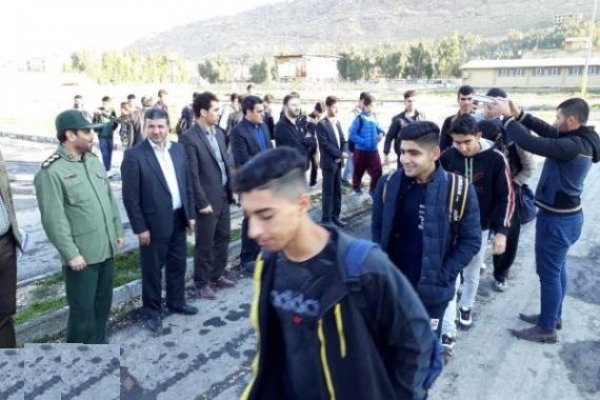  110 نفر از دانش آموزان پسر سرپلذهابی در قالب اردوی راهیان نور به مناطق عملیاتی دفاع مقدس درجنوب کشوراعزام شدند.