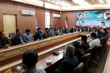 نشست رئیس و کارکنان کمیته امداد سرپل ذهاب با فرماندار شهرستان 