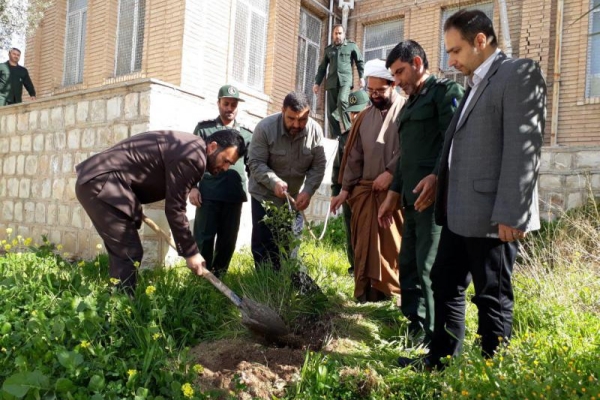 کاشت نهال به یاد شهدای شهرستان سرپل ذهاب