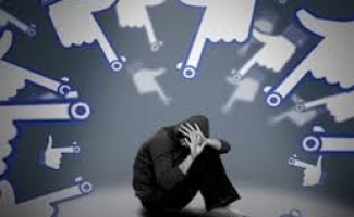 تاثیر شبکه های اجتماعی و فضای مجازی بر روابط اعضای خانواده