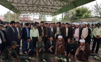 گلزار شهدای شهرستان سرپل ذهاب با حضور مسئولین غباروبی و عطرافشانی شد