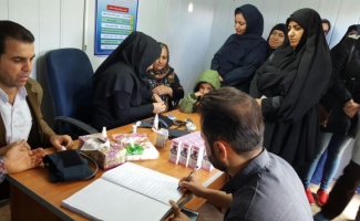 ویزیت رایگان بیماران شهرستان سرپل ذهاب بمناسبت گرامیداشت هفته سلامت/در محل ضلع غربی بیمارستان شهدا 