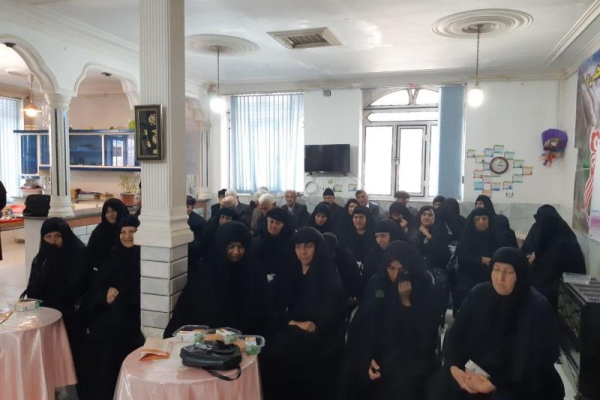 دیدار و گفتگو مسئولین سرپل ذهاب با سرای سالمندان به مناسبت هفته سلامت