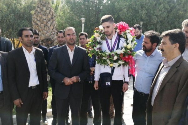 مراسم استقبال از بازیکن ارزنده و ملی پوش سرپلذهابی بهنام ابراهیمی با کسب عنوان قهرمانی جام باشگاههای آسیا