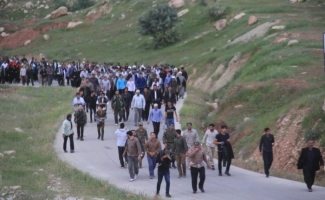 «ارتفاعات بازی دراز»؛ نماد غربت جبهه‌های غرب/صعود چند هزار نفری بسیجیان سراسر کشور به ارتفاعات بازی دراز