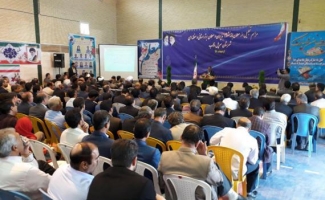 مراسم بزرگداشت روز معلم و تجلیل از معلمان نمونه سرپلذهاب در شهرستان برگزار شد
