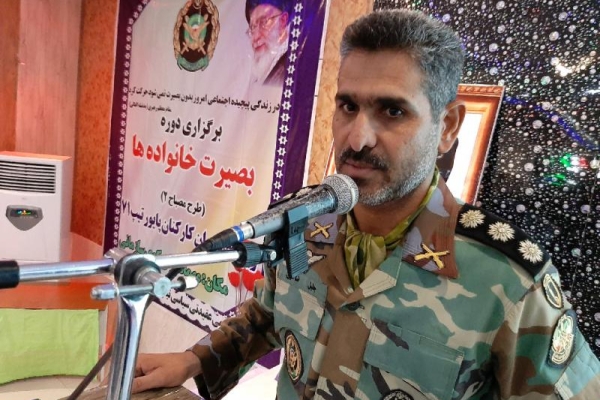 بصیرت نقش مهمی در مقابله با هجوم فرهنگی دشمن دارد / برگزاری دوره بصیرت افزایی خانواده های پرسنل تیپ ۷۱ پادگان ابوذر