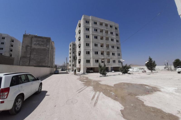 مشکلات بازسازی مسکن مهر شهید شیرودی در سرپلذهاب / آیا وعده مسکن وشهرسازی برای تحویل 8 بلوک در اواسط مرداد ماه محقق می شود