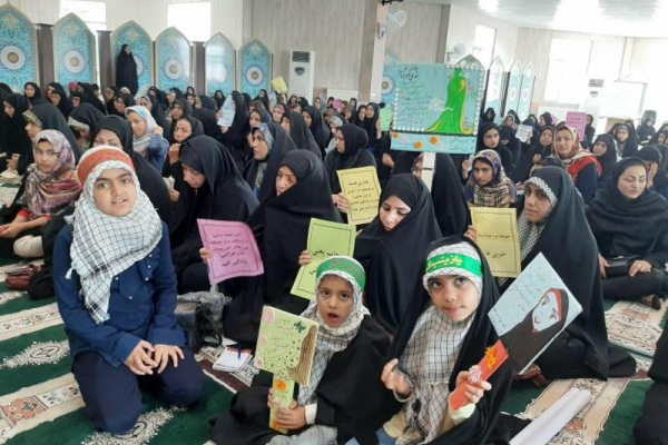 تجمع بزرگ بانوان در مصلای نماز جمعه سرپلذهاب /همایش بزرگ عفاف و حجاب در دهه کرامت