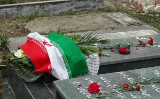 مراسم غبارروبی و گل باران مزار شهداء در هفته بهزیستی