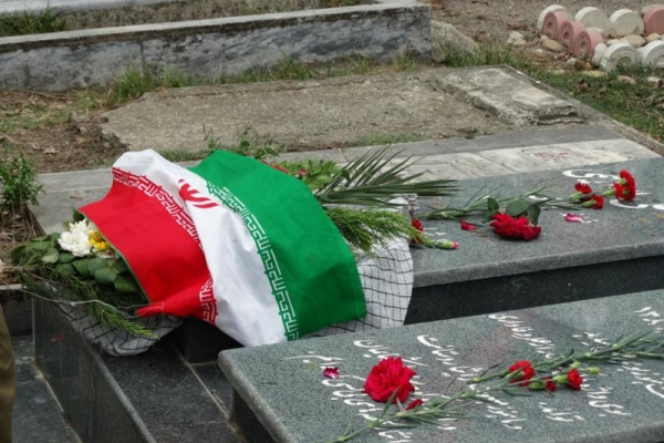 مراسم غبارروبی و گل باران مزار شهداء در هفته بهزیستی
