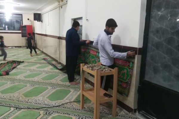 مردم سرپلذهاب مهیای اقامه عزای سالار شهیدان / از سیاه پوش کردن مساجد و کوچه ها تا خرید وسایل مخصوص عزاداری برای هیئتها