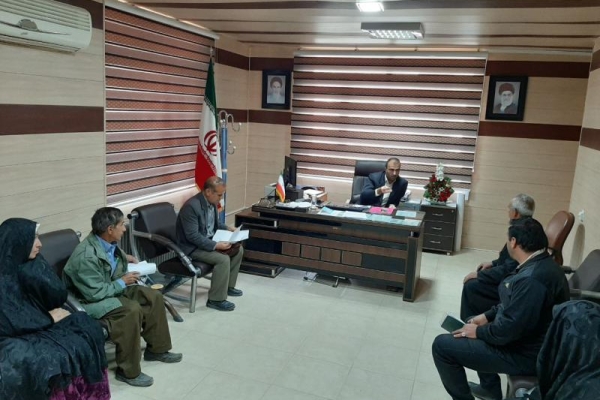 ملاقات مردمی فرماندار سرپلذهاب با شهروندان در محل فرمانداری این شهرستان