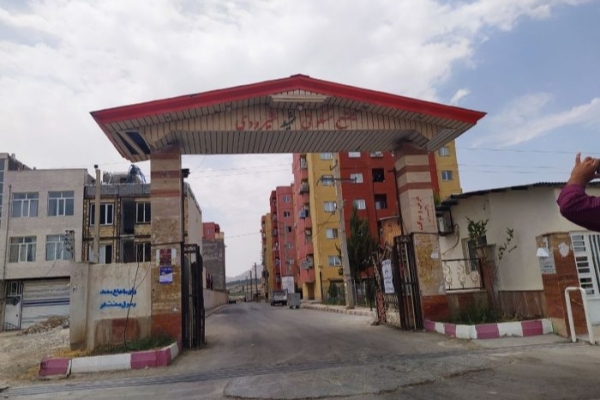 رهاشدن ساخت بیش از۷۰ واحد از مسکن مهرشهیدشیرودی در سرپلذهاب/ مسئولین نیازهای اولیه مردم را در یابند