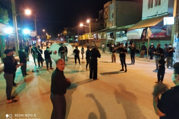 مردم عزادار سرپلذهاب در شب  سوم محرم الحرام اشک ماتم ریختند