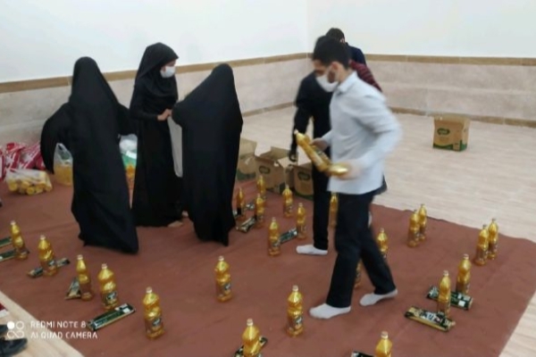 بسیج دانشجویی سرپلذهاب بسته‌های معیشتی بین نیازمندان توزیع کرد