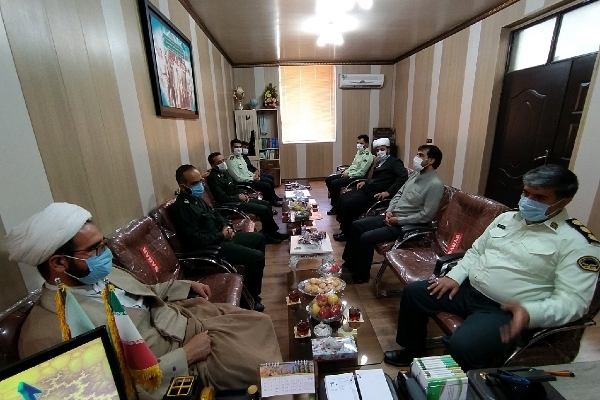 دیدار فرمانده و مسئول دفتر نماینده ولی فقیه در سپاه سرپلذهاب بافرمانده انتظامی شهرستان
