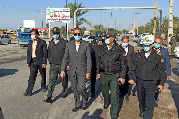 بازدید فرماندار و جمعی از مسئولین از روند کنترلی مبادی ورودی و خروجی شهرستان در راستای محدودیت های کرونایی
