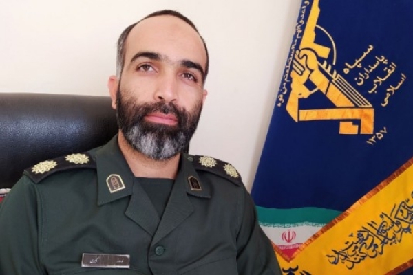 توزیع کمکهای مومنانه نقدی بین خانواده های نیازمند مبتلا به کرونا در شهرستان