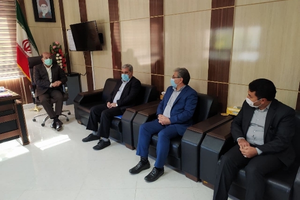 معاون سازمان مرکزی تعاون روستایی کشوردر سفر به شهرستان سرپلذهاب ضمن بازدید از بخشهای مختلف کشاورزی شهرستان فرصتهای پیش رو در بخش کشاورزی تعاون روستایی شهرستان را مورد بررسی قرارداد‌.