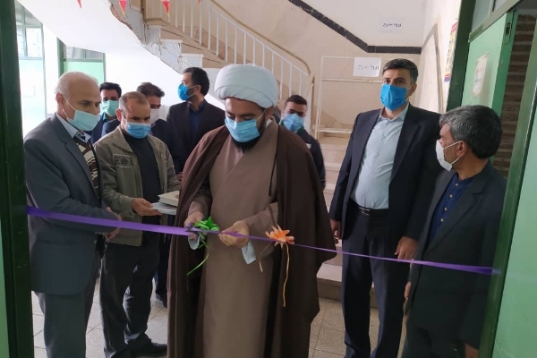 افتتاح نمایشگاه عکس و روزنامه انقلاب در اداره ارشاد شهرستان سرپلذهاب