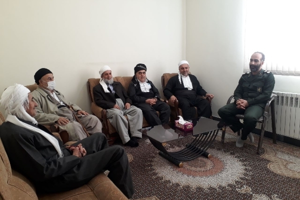 دیدار ائمه جمعه و جماعت اهل سنت شهرستان  با فرمانده سپاه ناحیه سرپلذهاب