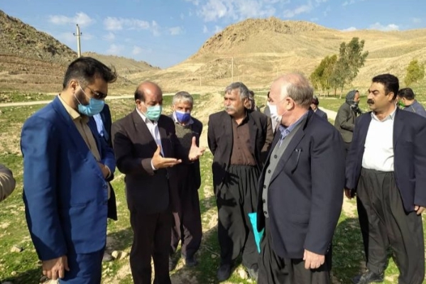بازدید فرماندار و مدیران دستگاه های اجرایی سرپلذهاب از روستاهای مرزی سرقلعه بخش مرزی شهرستان