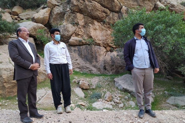 بازدید فرماندار سرپلذهاب از ایجاد راه عشایری روستایی در بخش قلعه شاهین شهرستان