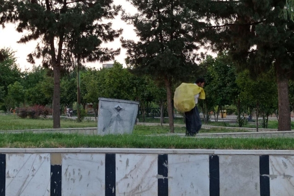 تداوم پیامدهای زلزله در سرپل ذهاب / ظهور پدیده زباله گردی بصورت چراغ خاموش در شهر