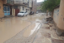 محلات شهرستان سرپلذهاب در انتظار تحقق وعده مسئولین / آسفالت کوچه و معابر شهری از مطالبات دوران پس از زلزله مردم است