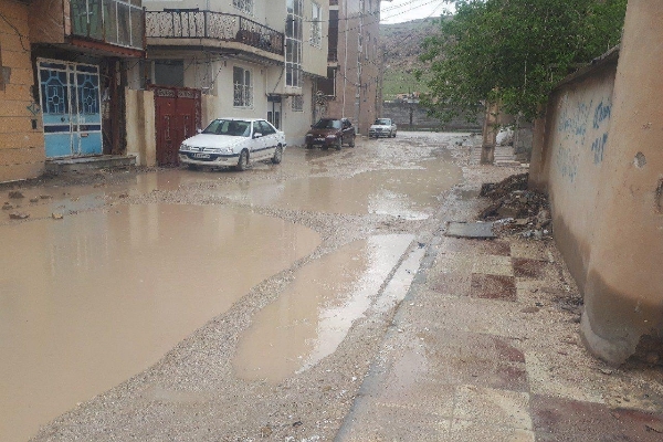 محلات شهرستان سرپلذهاب در انتظار تحقق وعده مسئولین / آسفالت کوچه و معابر شهری از مطالبات دوران پس از زلزله مردم است