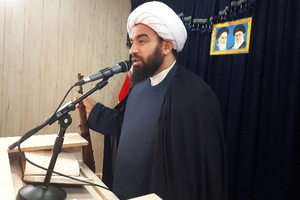 دشمنان به دنبال هدف قراردادن راهبردخنثی سازی تحریم‌ها و معطل کردن کشور به غرب هستند / راه مقابله با نفوذ فرهنگی در آگاهسازی جامعه و معرفی حضرت زهرا(س) بعنوان الگوی کامل زن مسلمان است