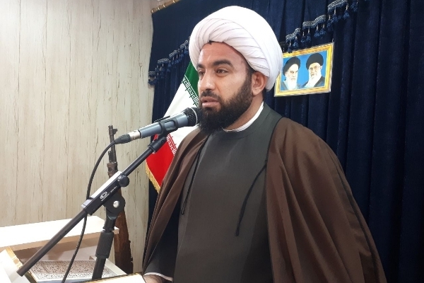 پیروزی و استمرار چهل و سه ساله انقلاب اسلامی از معجزات بزرگ الهی است / دشمن با تمام توان خود به دنبال کنترل و مهار انقلاب است