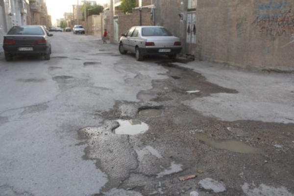 وضعیت نامطلوب کوچه های شهرسرپلذهاب یادآور آثار زلزله ۵ سال گذشته است/ شهروندان از مسئولین مطالبه گر هستند
