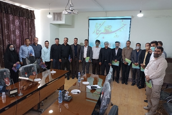 مراسمی با حضور اصحاب رسانه و فعالین فضای مجازی در آموزش و پرورش سرپلذهاب صورت گرفت