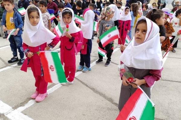 زنگ غنچه ها در دبستان لاله سرپلذهاب به صدا درآمد