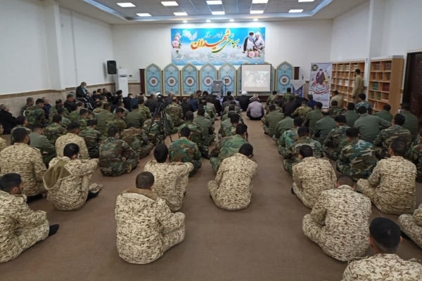 دیدار فرمانده و کارکنان تیپ۷۱ پادگان ابوذر با امام جمعه و فرماندار شهرستان