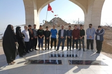 بازدید جمعی از فرزندان شهدا و ایثارگران از یادمان شهدای بازی دراز