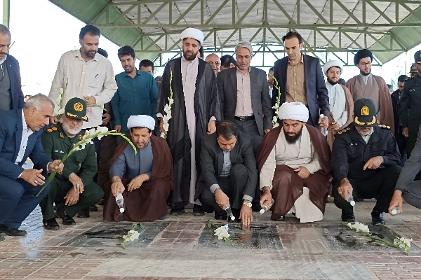 غباروبی و عطرافشانی مزار شهدای شهرستان سرپلذهاب مصادف با روز بزرگداشت شهدا