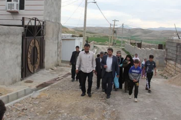 دیدار اعضاء باشگاههای کتابخوانی روستای دوستدار کتاب ایران با خانواده معظم شهدا