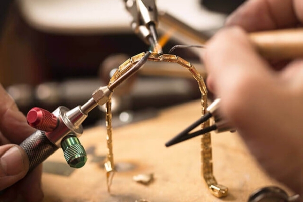 اجرت خرید طلا چقدر است و چگونه محاسبه می‌شود؟