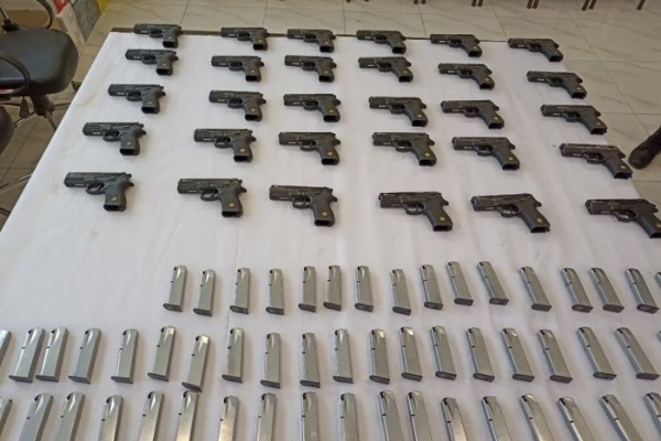 کشف ۹۰ قبضه کلت کمری USA و تیغه خشاب کلت کمری در شهرستان مرزی سرپل ذهاب