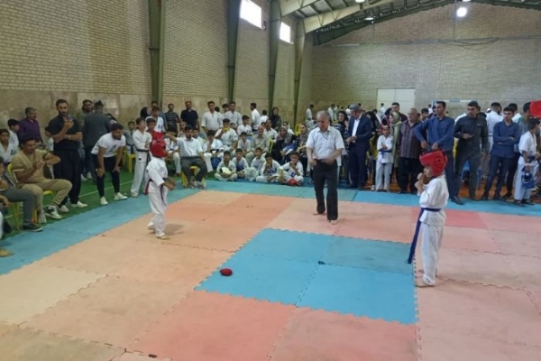 برگزاری دومین دوره مسابقات کیوکوشین کاراته قهرمانی منطقه غرب نزاجا به میزبانی تیپ ۷۱ پادگان ابوذر در سرپل ذهاب