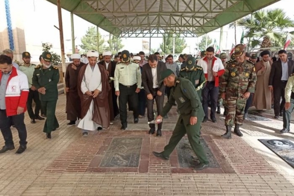 به مناسبت سالروز آزاد سازی خرمشهر مزار شهدای سرپلذهاب برگزار شد