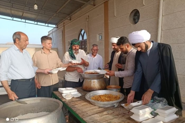 پخت و توزیع غذای گرم بمناسبت گرامیداشت میلاد فرخنده امام رئوف در سرپل ذهاب