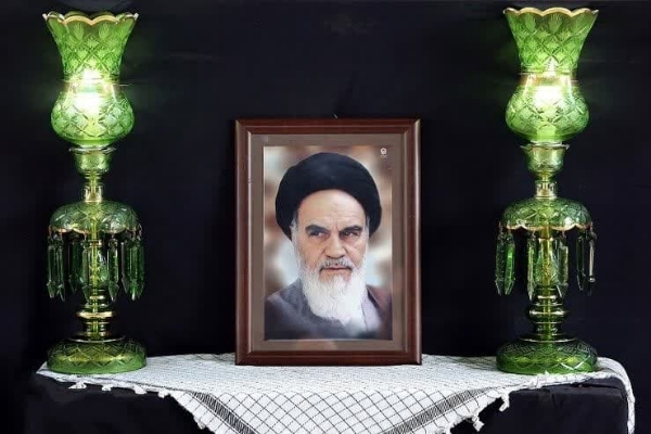 جهاد تبیین و بیان ویژگی های امام راحل(ره) امری لازم و ضروری است