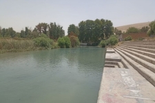 لایروبی استخر روباز چشمه سرابگرم برای استفاده جوانان شهرستان