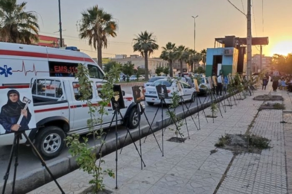 نمایشگاه عکس و پوستر با موضوع حجاب و عفاف در پارک شاهد سرپل ذهاب برگزار شد